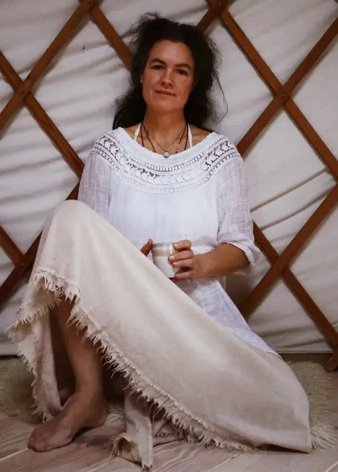 Chantal-Zwetsloot-in-yurt-therapeut
